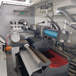 CK6140 * 750 Tornos de precisión de cama plana CNC Diseño horizontal Funciones de operación manual CNC completas para mecanizado de servicio pesado GSK 220V - Product Image 5