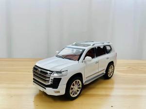 カスタマイズされたコレクション1:24スケール高級ダイキャストモデルの車のドアは音を開くことができ、子供のための軽合金プルバック車 - Product Image 5