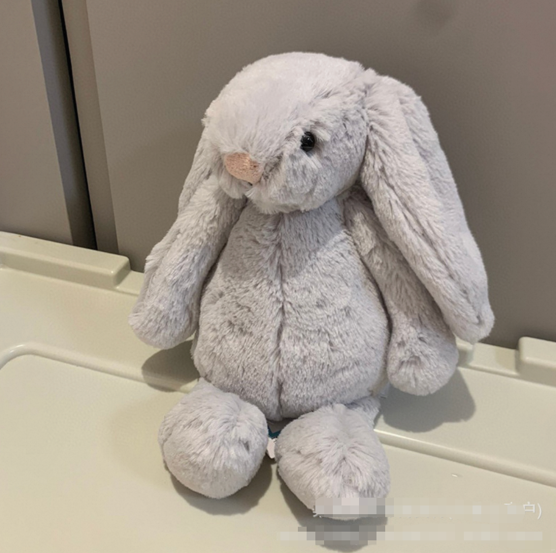 Lapin timide argenté - 18 cm