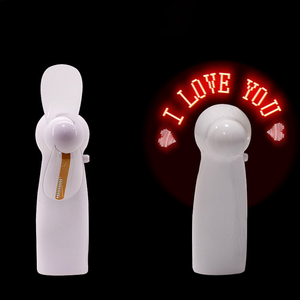 Mini ventilador de mano con mensaje personalizado Led programable, luz de batería práctica portátil, logotipo de ventilador de mano con efecto Led con luz Led - Product Image 2