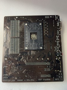 Vendita calda B450M DS3H AM4 socket con quattro slot di memoria che supportano fino a 128GB AMD scheda madre