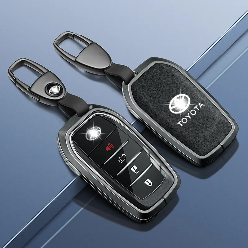 Toyota RAV4 Corolla Hilux için yeni Metal deri araba logosu anahtar kapak Land Land Cruiser 200 Camry Sienna Sienna aksesuarları