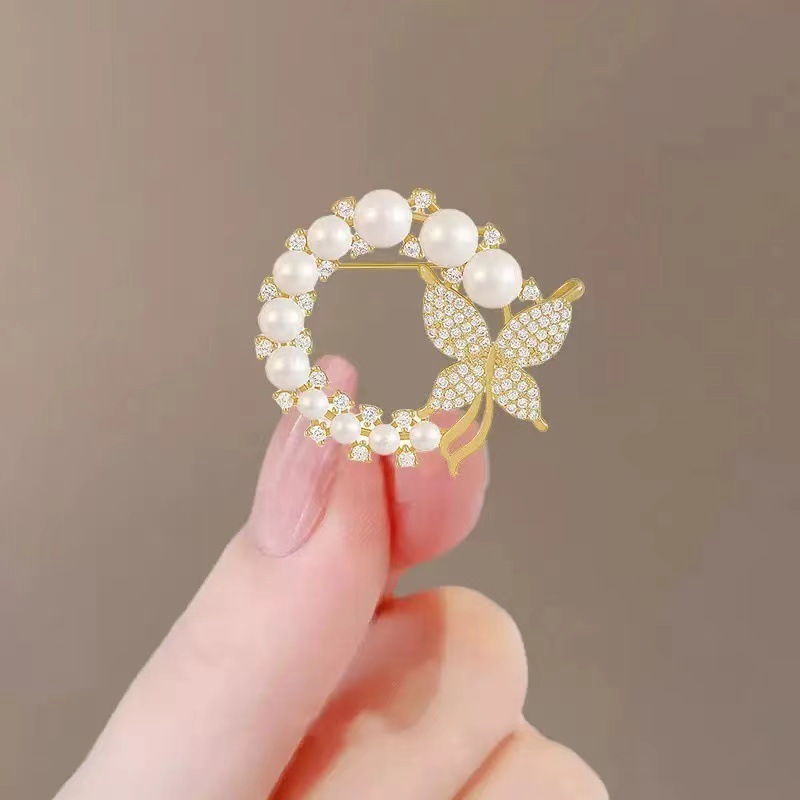 Golden pearl circle butterfly
