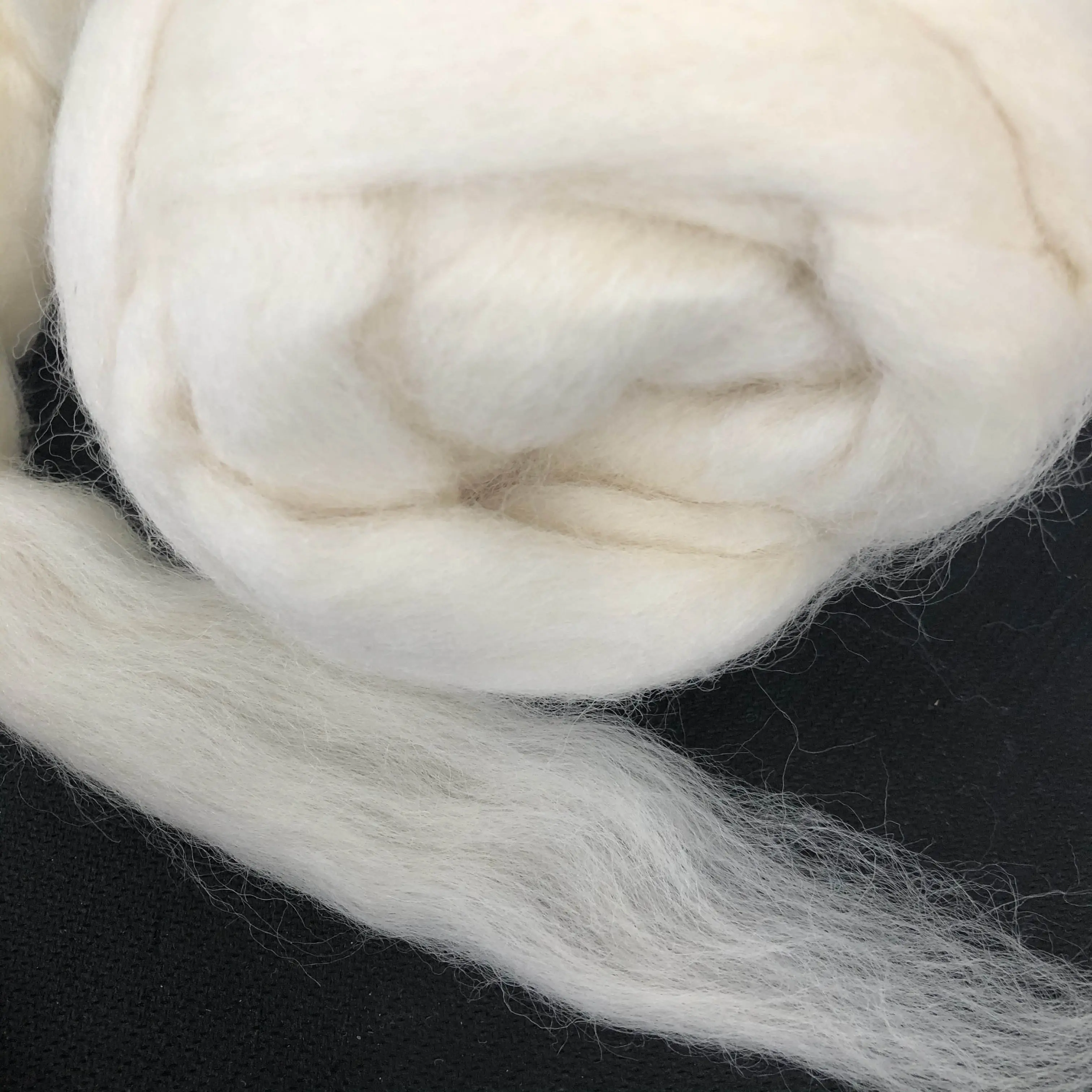 Tops en laine de mouton itinérants en laine de Nouvelle-Zélande 36-37mic pour filature