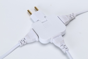 Adaptador de viaje de salida inalámbrica mini delgado de la UE enchufe giratorio de uno a tres portátil EE. UU. JP a conversión multifuncional de la UE - Product Image 6
