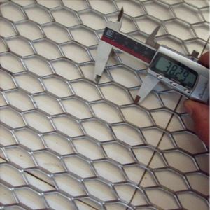 Il diamante espanso di alluminio decorativo durevole della maglia metallica esagonale perforato con il taglio della saldatura di piegatura che elabora i servizi - Product Image 4
