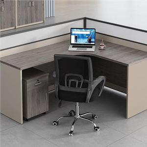 Moderno y sencillo Escritorio de ordenador para empleados y silla Esquina de oficina personal escritorio pantalla tarjeta espacio combinación de muebles de oficina - Product Image 4