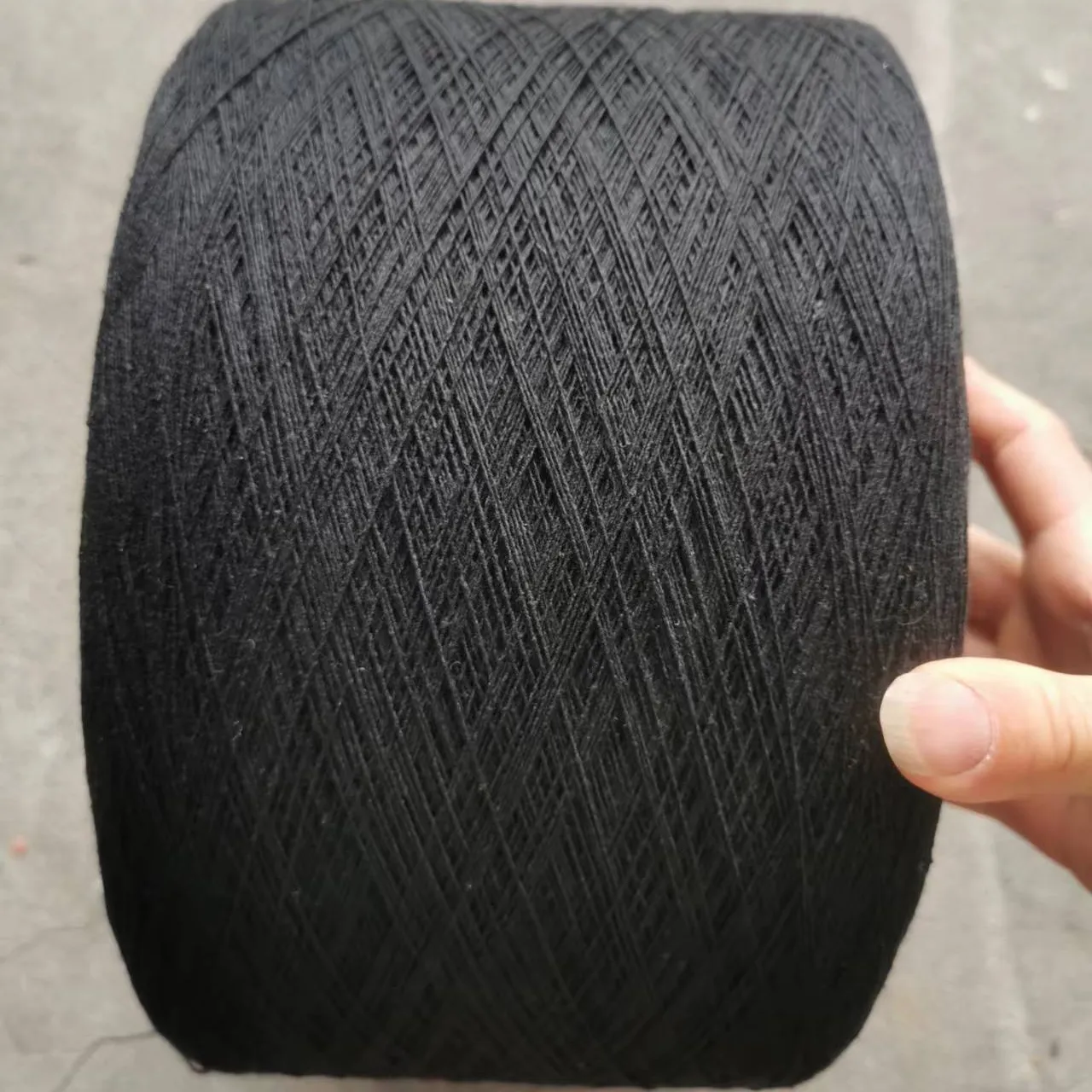 Black Color Regenerated OE Yarn Cotton Polyester Yarn For Knitting And Weaving