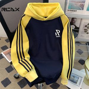 定制设计师微标签前后印花男式运动连帽衫，带彩色条纹肩部宽松棉套头衫 - Product Image 2