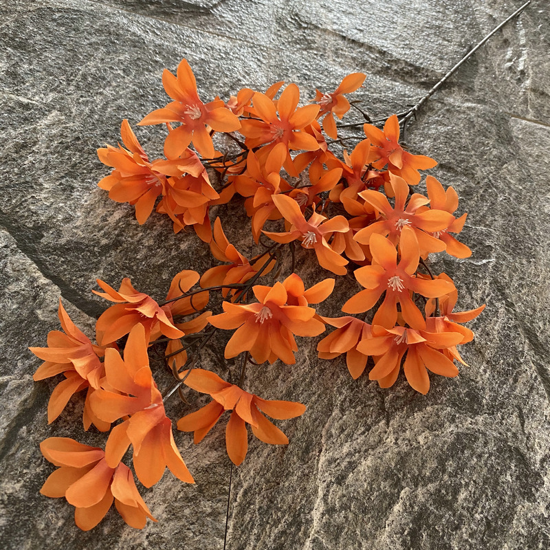Naranja rojizo