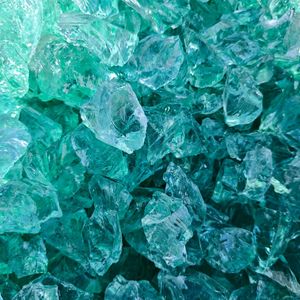 高品质9-20毫米水磨石骨料透明彩色不规则玻璃石砂，用于浴室入口地板装饰 - Product Image 2