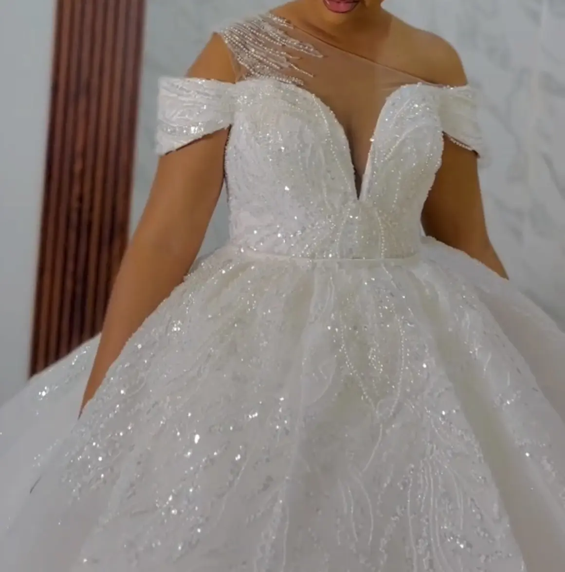 S0172H Nouvelle robe de mariée sexy en dentelle à une épaule de tempérament de haute qualité et exquis