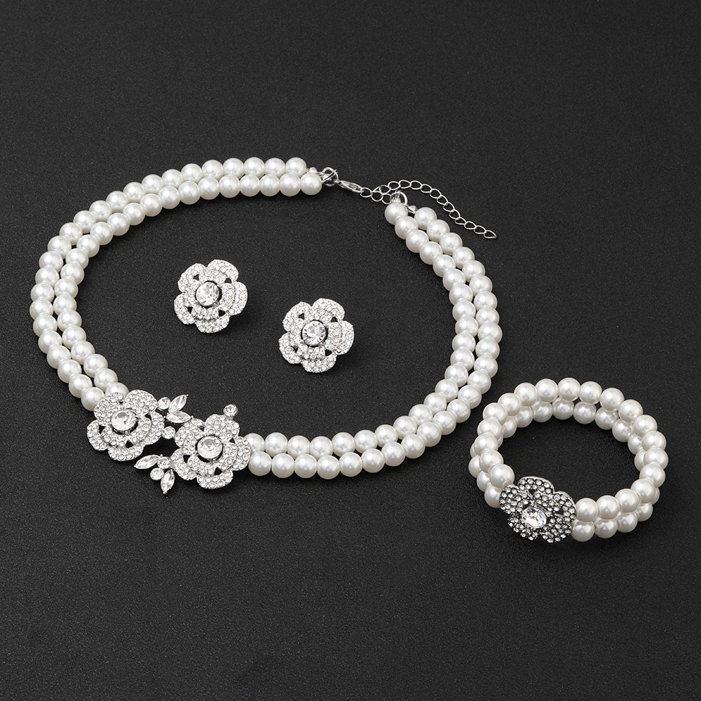 White necklace A2