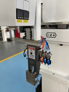 Runma robot un asse singola fase del braccio del robot per la macchina di stampaggio a iniezione - Product Image 6