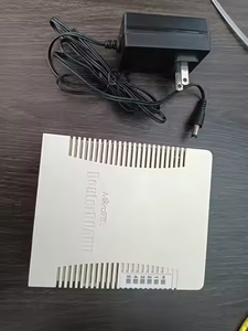 使用されたMicro TikワイヤレスネットワークデバイスRB951Ui-2HnD