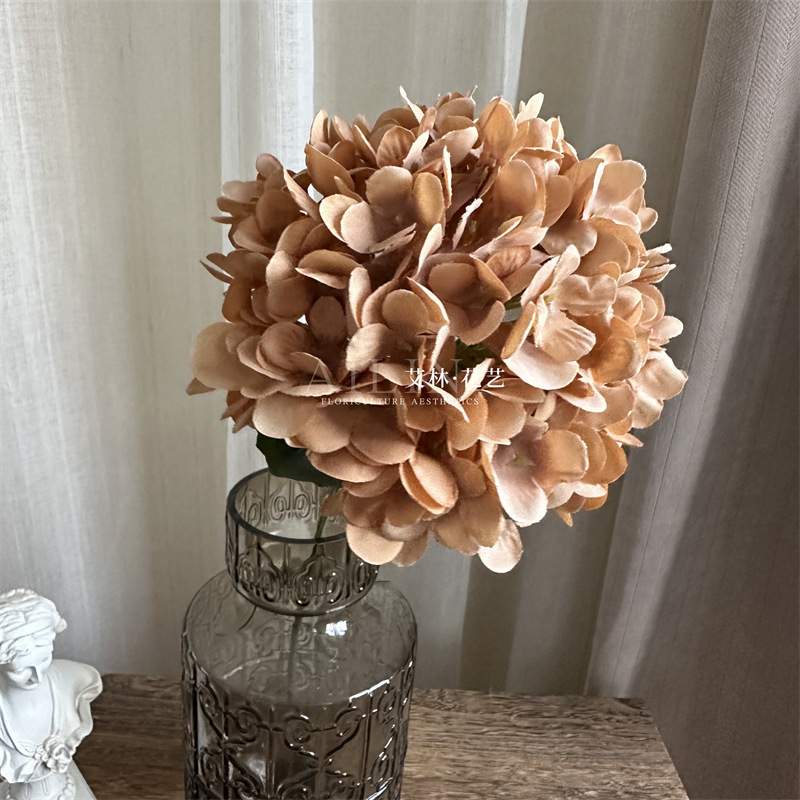 126 small hydrangea