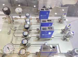 เครื่องวัดการไหลแบบแมสสำหรับก๊าซ N2 H2 O2อากาศอากาศ CH4 RS485ป้องกันการระเบิดมีความแม่นยำสูงจอแสดงผล LCD xis จากโรงงาน - Product Image 5