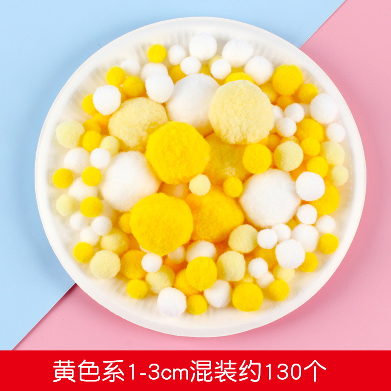 Approximately 130 yellow-toned items, 1-3cm mixed pack.