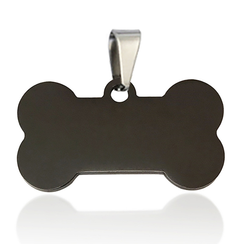 Etiqueta de perro del oro negro