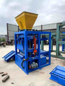 Máquina de bloques Máquina de fabricación de bloques de bloqueo entre empresas alemanas de baja inversión y altos beneficios - Product Image 4