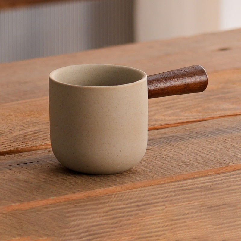 Beige --- Tasse à long manche