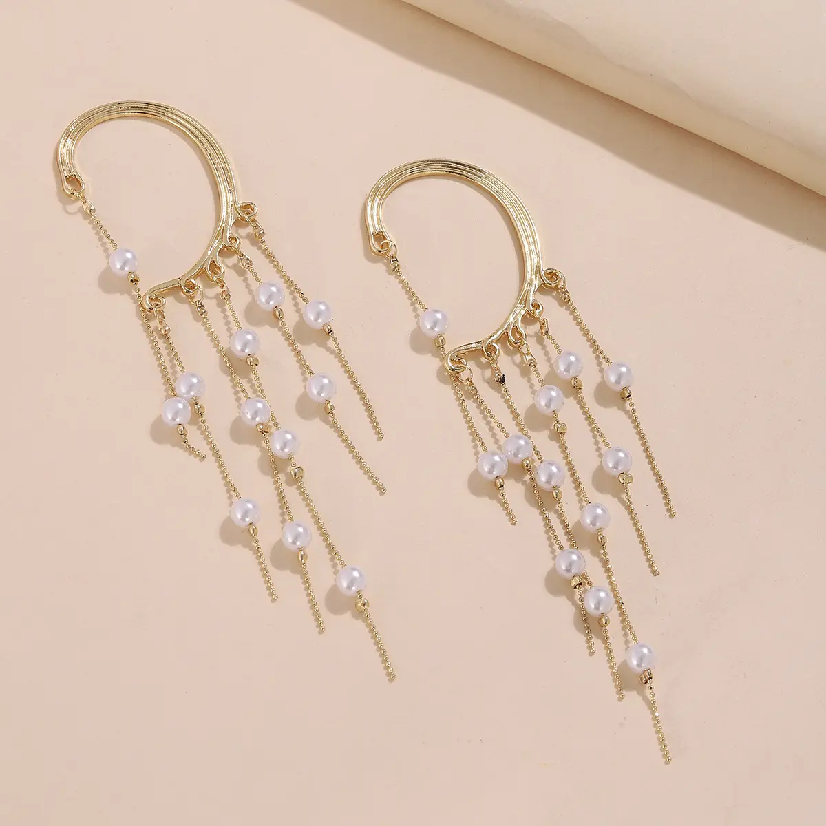 Orecchini auricolari europei con nappine in lega di personalità nuovo Design moda triangolo orecchini gioielli per le donne