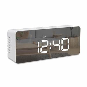 Цифровые зеркальные светодиодные часы с USB-портом для зарядки - Product Image 4
