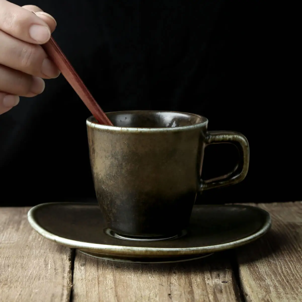 Direto da fábrica por atacado café 100ml matte black mini cerâmica xícara de chá e xícaras de café e pires de café de porcelana conjunto