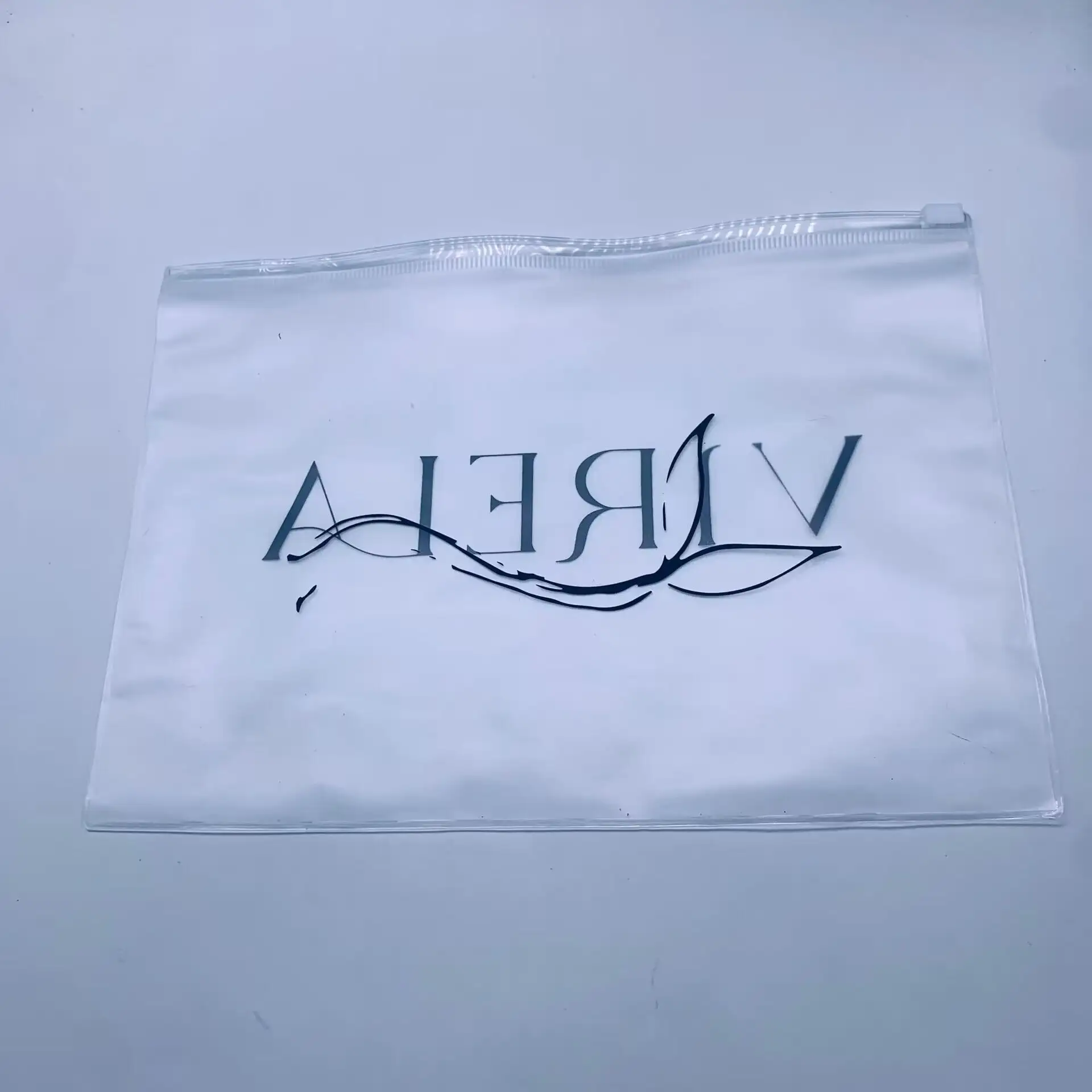 ビニール袋カスタムロゴつや消しPVC透明プラスチックジッパーポリ衣類包装袋