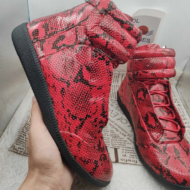 Modello serpente rosso-16