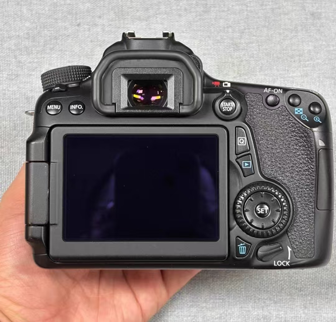 20.1MP-- 24.0MP