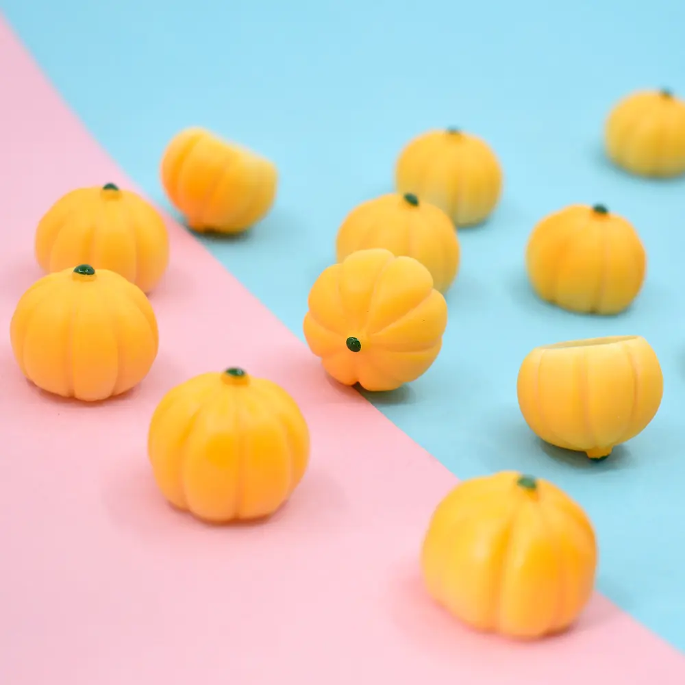 Ciondoli zucca in resina di Halloween cibo adorabile Mini ornamenti in miniatura in resina vegetale per la creazione di artigianato giocattolo melma fai da te