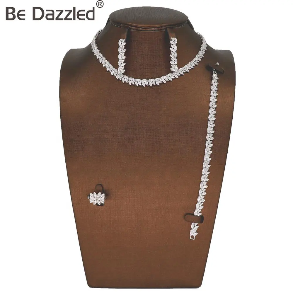Deslumbrante 2019 conjuntos de joyería de moda collar y pendientes y pulseras y anillos chapados en rodio Zircon conjunto de joyas para fiesta