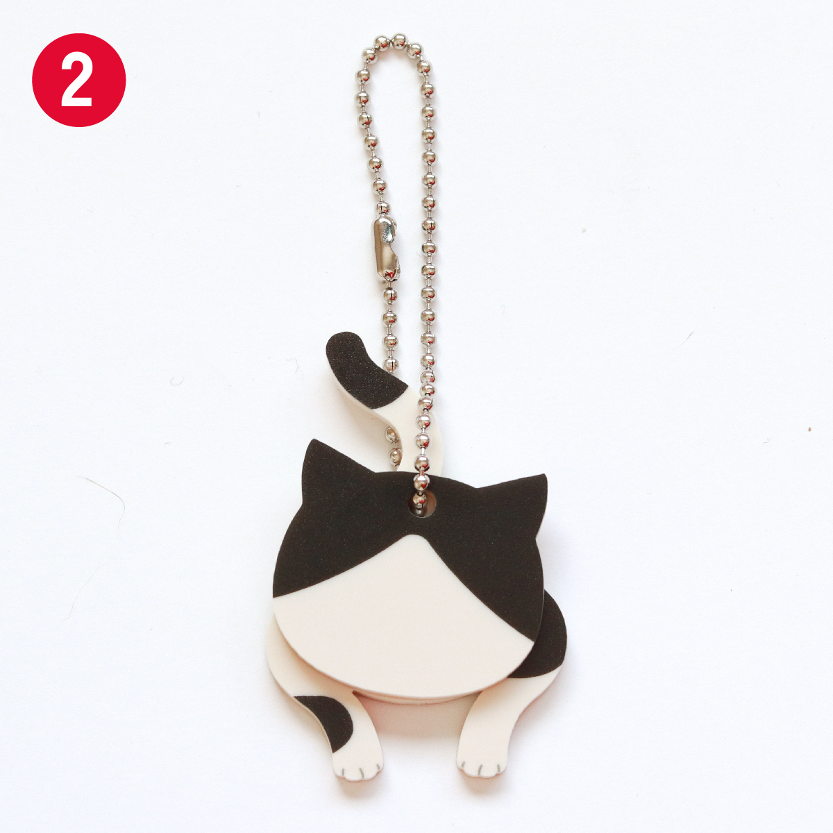 2. Black and White Cat(Hachiware)