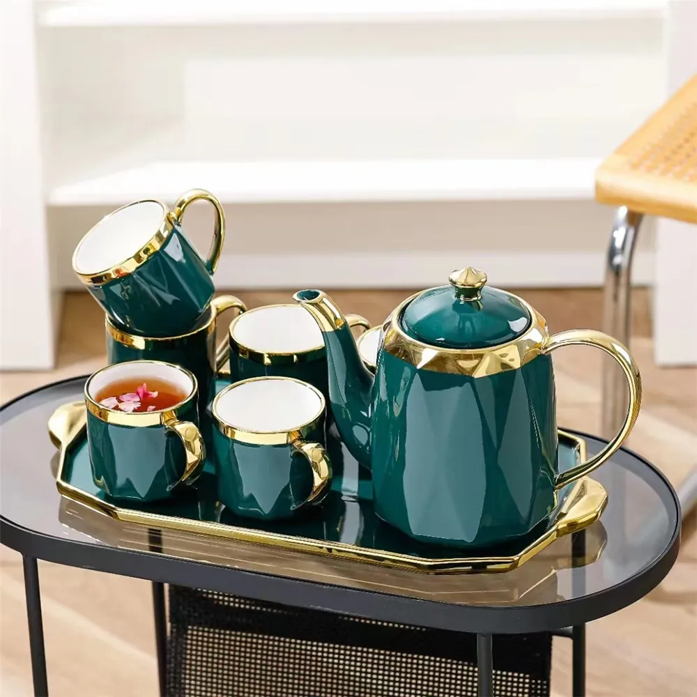 Set di tazze da tè in stile di lusso da 6 pezzi con Set di teiere e vassoi Set di tazze da caffè in ceramica con manico in oro e bordo della tazza