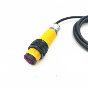 PNP NO IP67調整可能な赤外線障害物回避光電センサー近接スイッチ検出距離7-E3F-DS30P1 - Product Image 3