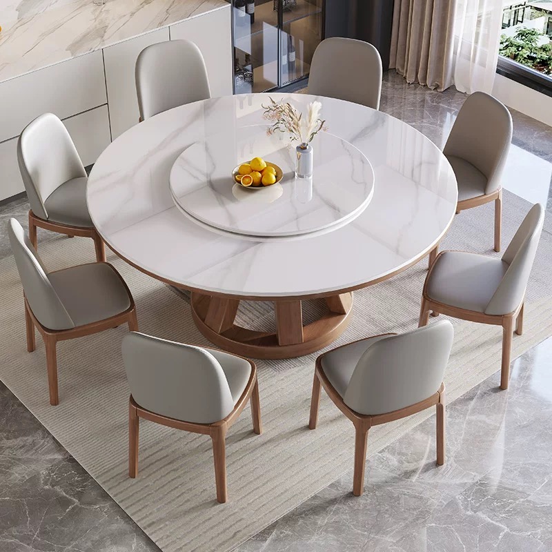 Una mesa con seis sillas