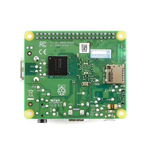 Raspberry Pi 3 modello A + una scheda di sviluppo del fattore di forma più piccolo con miglioramenti mantenuti compatibili con Linux Android Windows