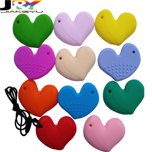 Jiangyu CTK106 coeur Silicone <span class=keywords><strong>Chewelry</strong></span> bijoux pendentif à mâcher pour sensoriel enfants fille maman infirmière anxiété soulagement du Stress - Product Image 4