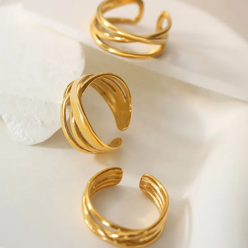 Anello in acciaio inossidabile ODM da donna gioielli senza appannamento impermeabile placcato oro 18K anelli aperti regolabili