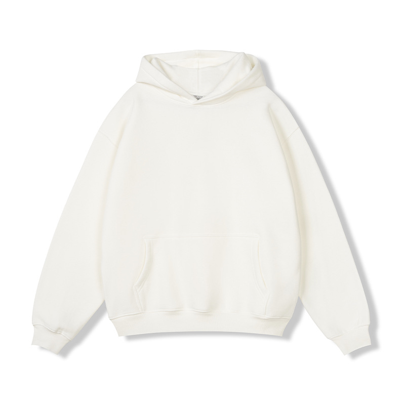 À capuche blanche