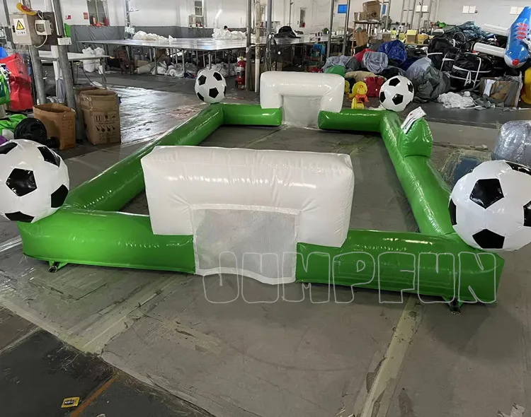 MINI campo da calcio gonfiabile personalizzato vendita calda robot partita di calcio campo da corsa gonfiabile piccolo campo da calcio