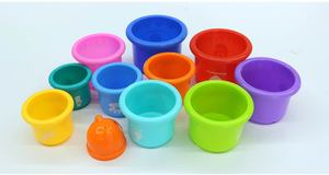 初期の教育番号カウントセットプラスチック製の赤ちゃんのカラフルなスタッキングカップ、お風呂や水遊び用の排水穴付き - Product Image 4