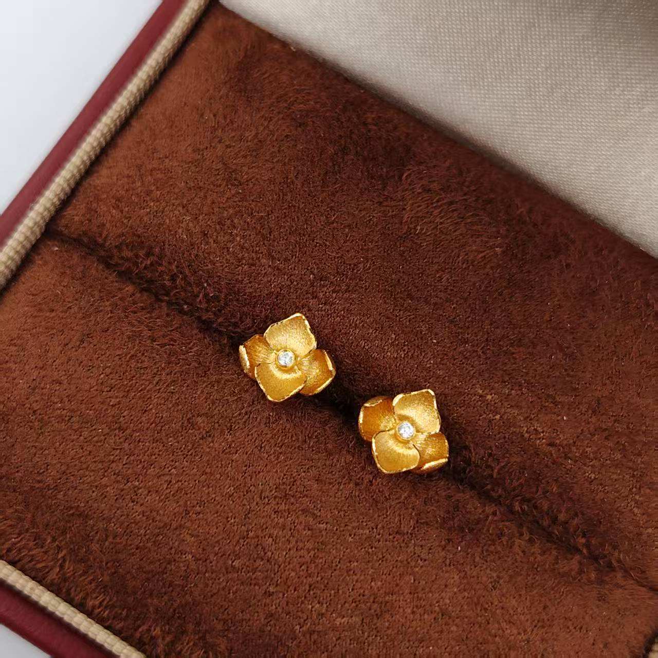 สีเหลือง