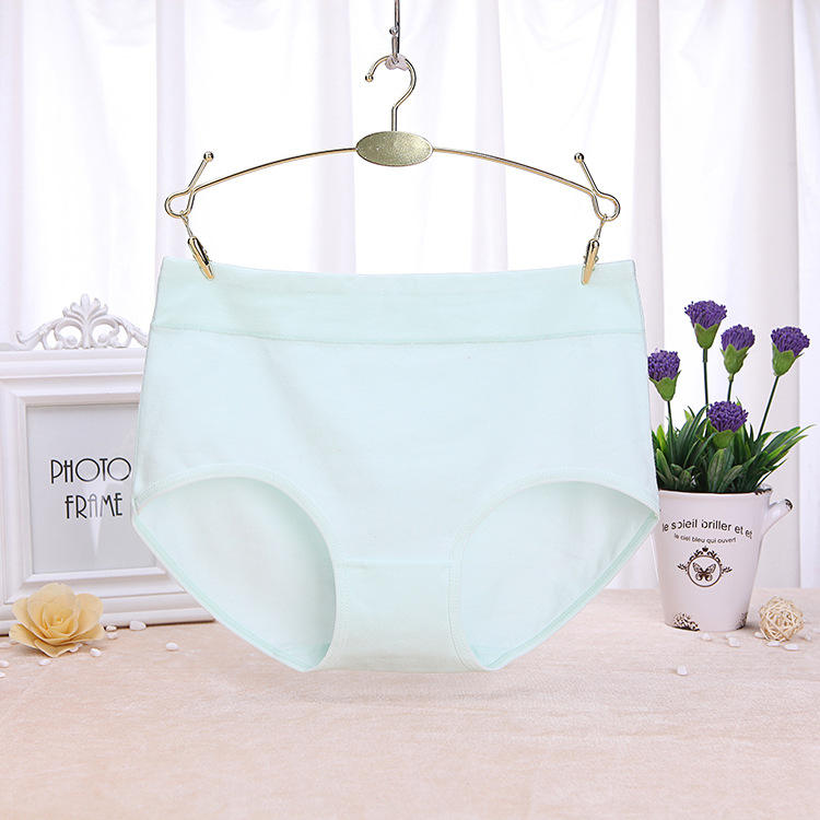 มีสีเขียวขุ่น