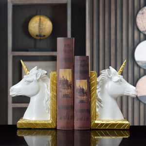 İskandinav modern unicorn masa kitap desteği dekoratif makaleler örnek odası reçine el sanatları bookend - Product Image 2