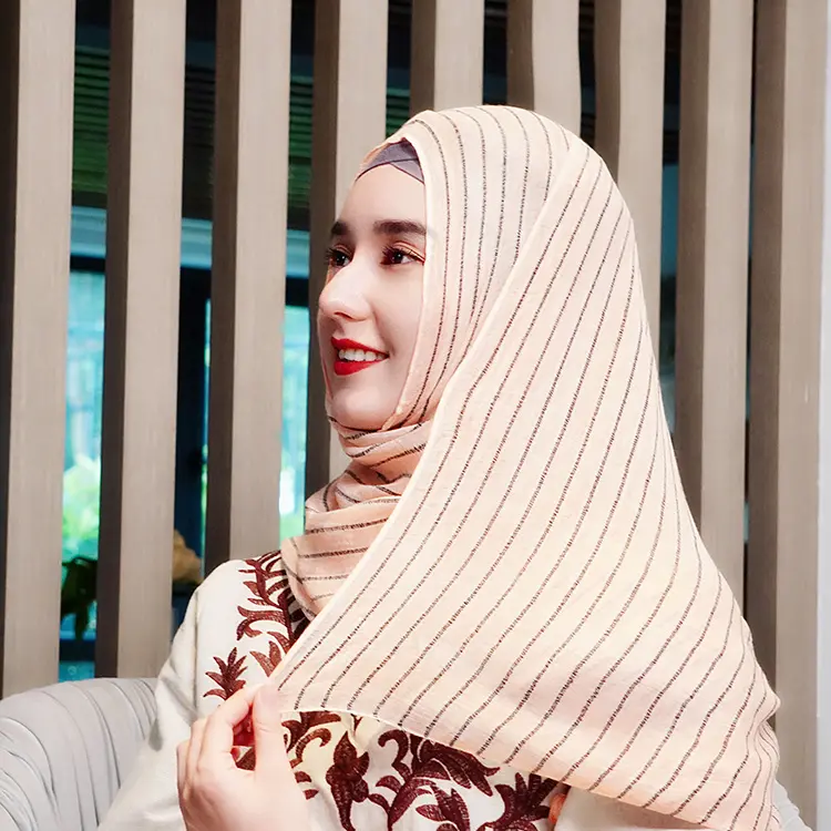 Ethnische islamische Dame schmutzige Farbstoff streifen Viskose Khimar Hijab Bandanas Stricks chals Quasten Schal Kopf Turban für muslimische Accessoires