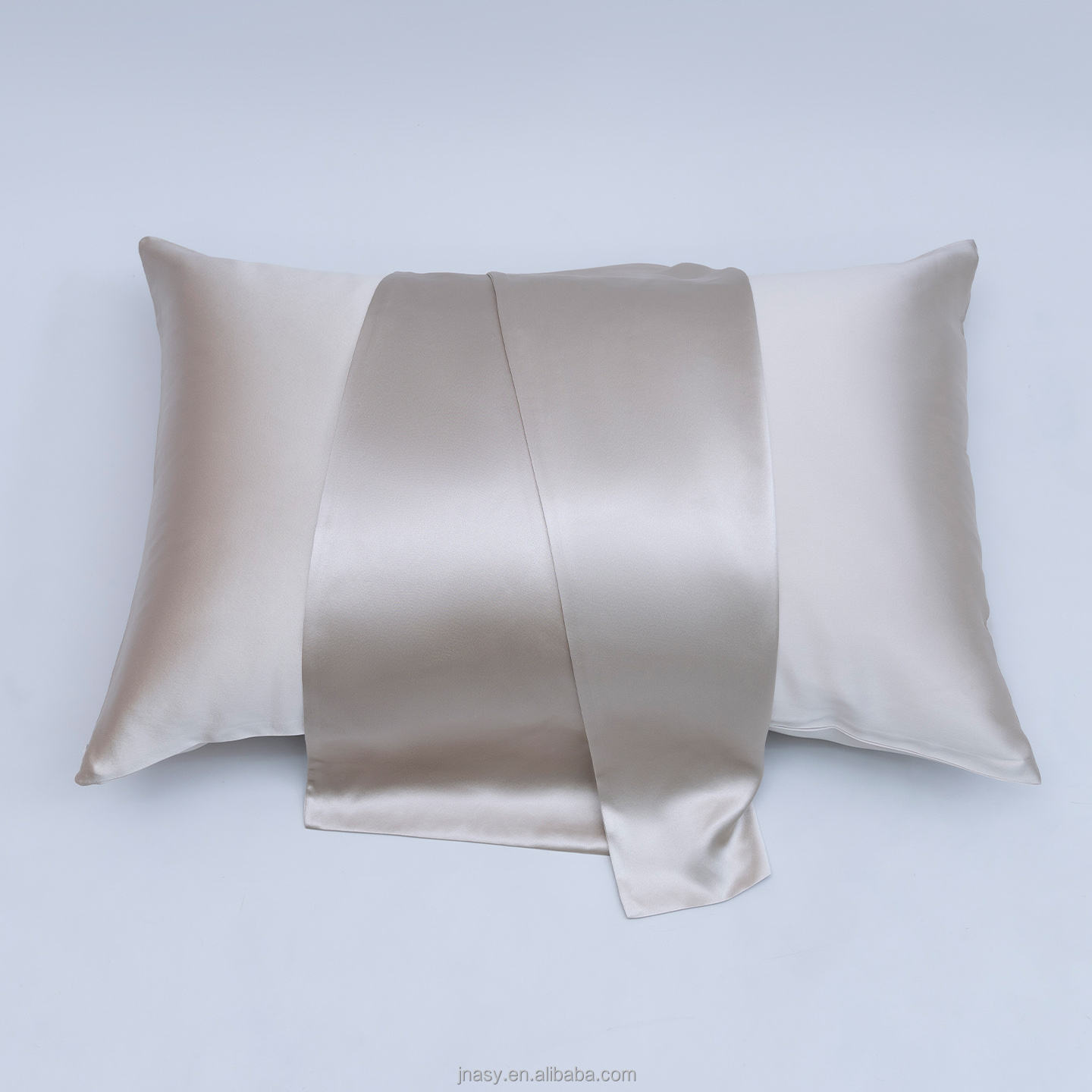 Light Champagne Heavyweight silk pillowcase