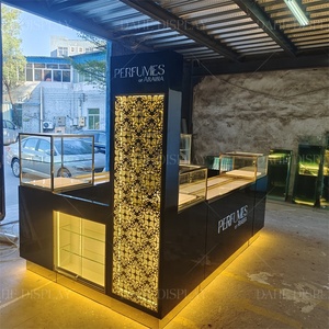 חם 9 ft בושם דוכן מותג שמות זכוכית מיומנויות חדשות מדף קיוסק עם גבוה עיצוב מגדל גבוה