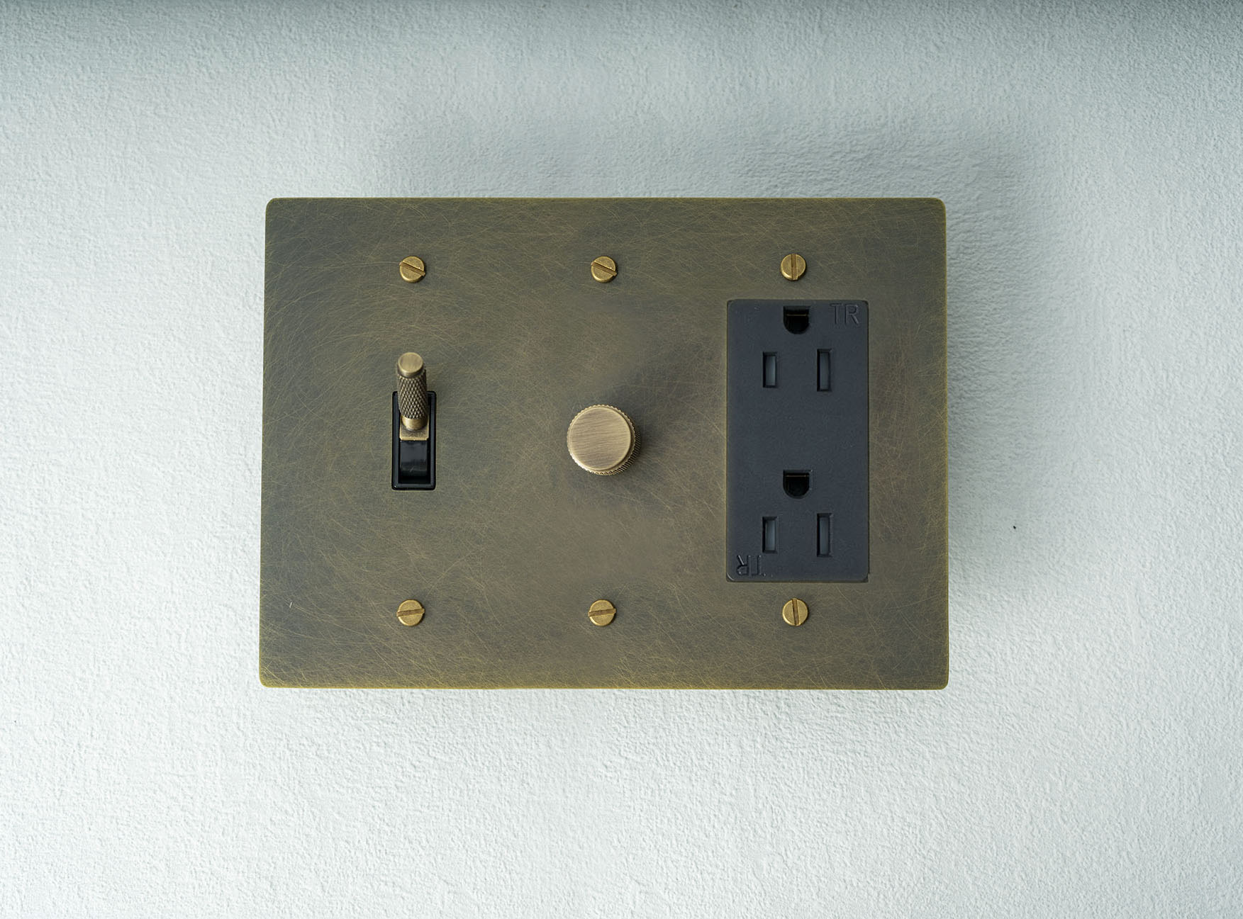 1GANG+1DIMMER+1SOCKET